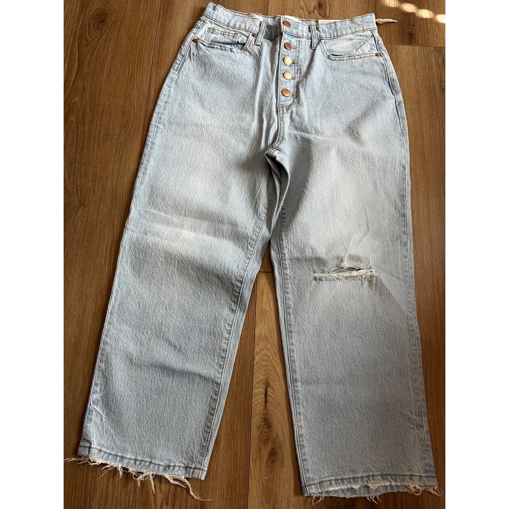 Universal Thread Vintage Straight Jeans 10/30S Light Wash Button Fly Distressed